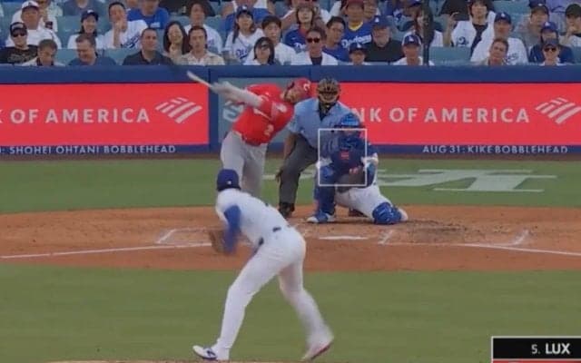 ウソでしょ…？ 大谷翔平、想定外の魔球に“打者が混乱”「無慈悲すぎる」 鬼の変化球攻め→“元弟子”をマン振り三振「大谷先生w」