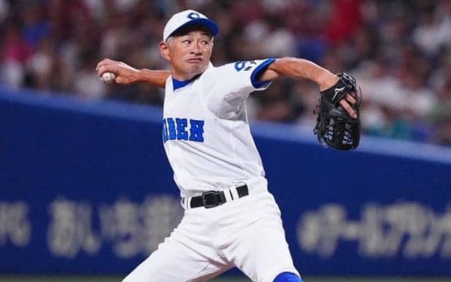 イチロー氏、初球でまさかの死球　134キロが女子高生に直撃…初回に2死球、バンテリンD騒然