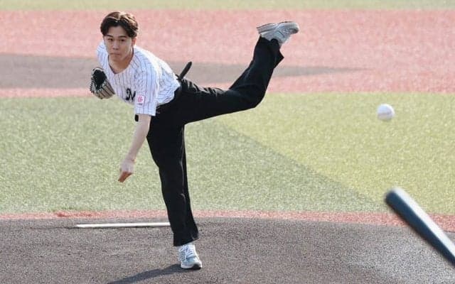 鈴木福さん、始球式で左腕から105キロのストライク投球　球場どよめき「100点近い」