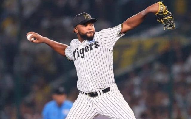 阪神37歳助っ人右腕は「やっぱり優秀」驚異の0.79　光る剛腕、年俸1500万円も話題「タフでありがたい」