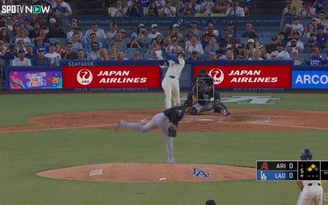 最大のチャンスがスルリ…大谷翔平、幻の犠牲フライ→痛恨の連携に賛否「スライディングしてれば」「グリエルの肩を褒めるしかない」