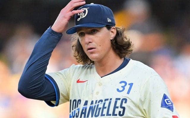 拙守、拙攻…怒りのグラスノーは「キレて当然」　血染めの力投も台無し「自分以外全員敵」