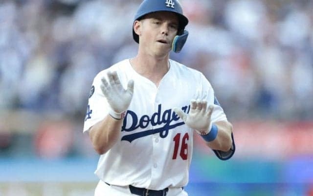 「マジでうわっ」8回にスコットが痛恨の同点3ラン被弾も…代打スミスのサヨナラ弾で9回劇的勝利！地区Vマジック「23」に