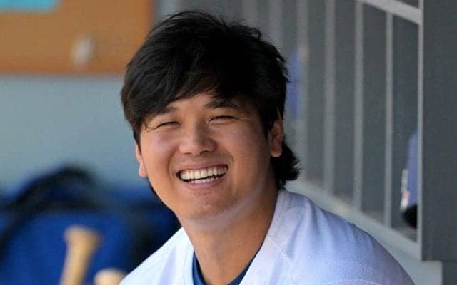大谷翔平が真っ先に伝えた投打のヒーロー　観客も総立ち…忘れなかった同僚への“想い”