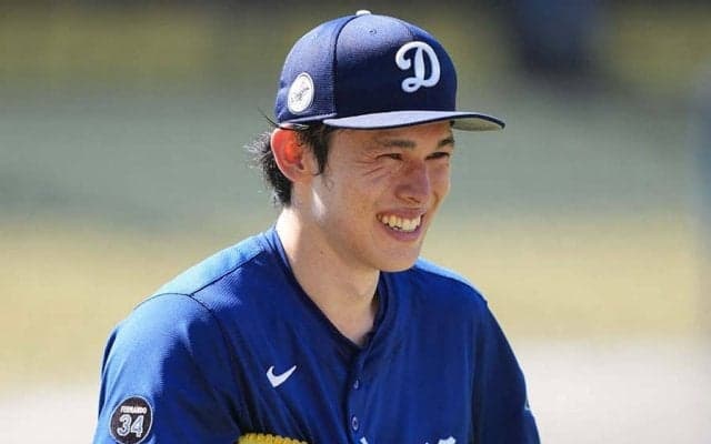 ド軍勝利の裏で…“発見”された佐々木朗希　中継映像が捉えた表情「すごい喜んでる」