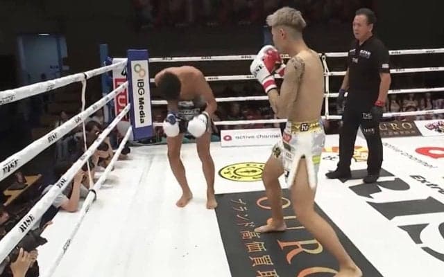 いきなり悶絶の衝撃KO  “時間差”で「くの字」 左ヒザで追撃ダウンの劇的結末