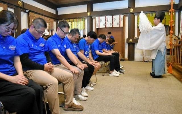今季は白星30個が目標　茨城ロボッツ、開幕に向け神社で必勝を祈願