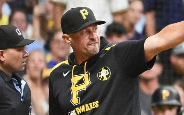 ド軍への“有利判定”に敵ファン激怒　バット当たったのにボール…指揮官猛抗議、球場騒然