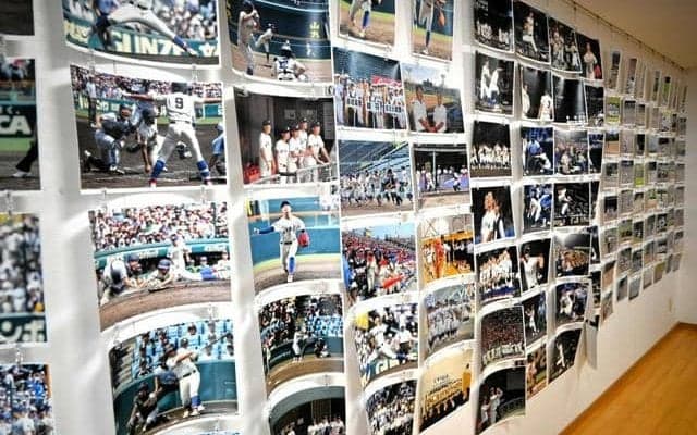 綾羽の夏　雄姿いっぱい　東近江で高校野球写真展　10月まで