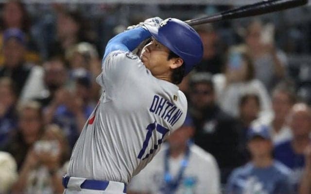 大谷に相棒“ドン引き”…中継が捉えたまさかの表情　SNS爆笑「野球少年みたい」