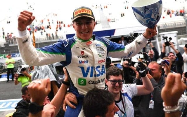 ルーキーで初表彰台のハジャー “リタイヤデビュー”からの偉業に伊メディアも歓喜　一方でレッドブル昇格は「有望な軌跡を狂わせかねない」