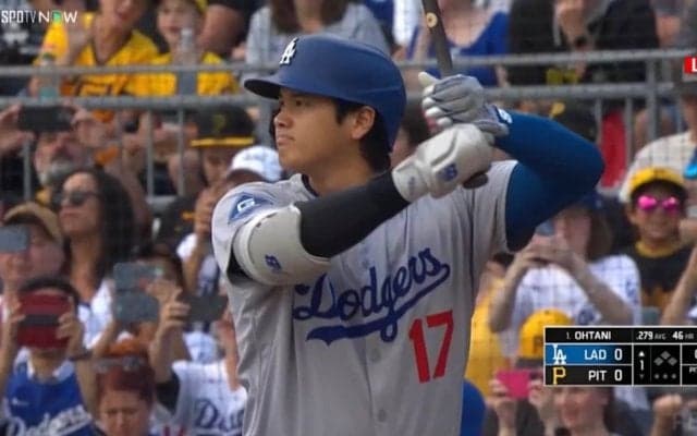 やっぱり辛そう？ 二刀流“緊急回避”の大谷翔平、打席での表情にファンからも心配の声「休んでほしいけど…」