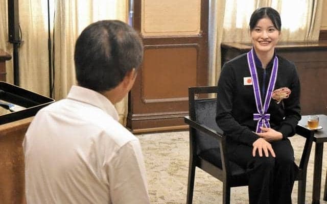 「金メダルに実感」新体操・世界選手権団体Vの西本選手が愛媛に凱旋