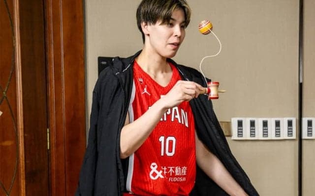 バスケは超一流だけど…日本代表ドキュメンタリーで笑顔あふれる“オフコート”の姿