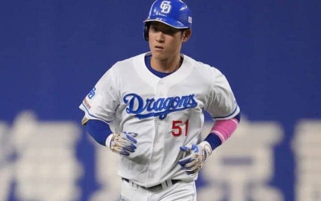 「こんな復活劇ある？」中日30歳外野手の奮闘ぶりが話題、戦力外も乗り越えて…7年ぶりに規定打席に到達し打率4位に浮上、盗塁王も視野「間違いなく、ドラゴンズに欠かせない選手」