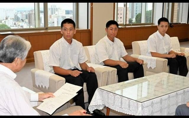 甲子園に忘れ物「早めに取りに」　福田・栃木県知事、青藍泰斗に