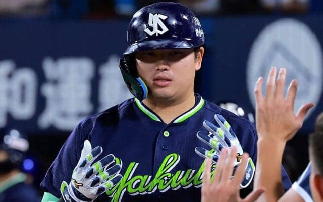 燕・村上宗隆、驚異の3戦連発18号　またもバックスクリーン弾…直近7戦8HR、場内騒然
