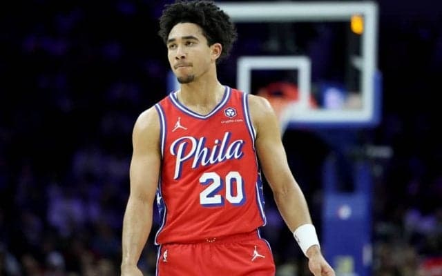 左ヒザ負傷で1年目の序盤に離脱したジャレッド・マケインがキャンプから合流を目指す