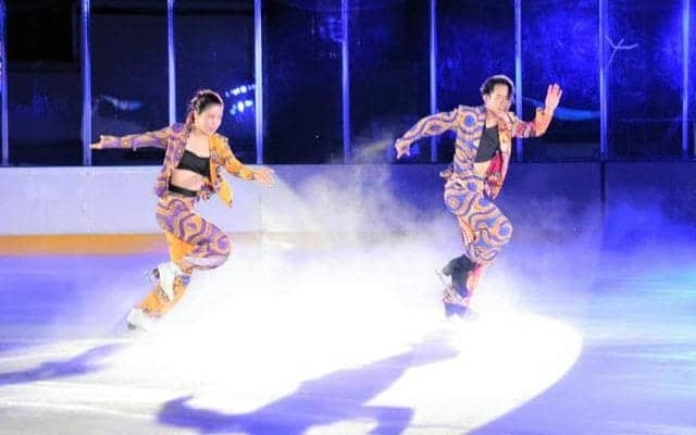 東京辰巳アイスアリーナ開業、高橋大輔さんらが祝う　水泳の聖地改修