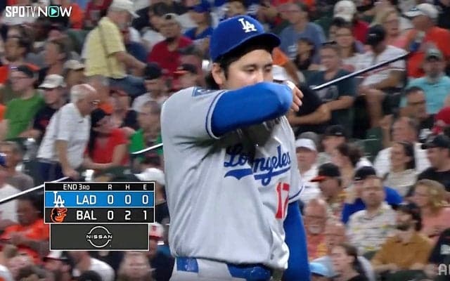 思わず「叫ぶ」大谷翔平　3回、無失点に抑えるも“感情爆発” マウンドを降りて珍しく吠える