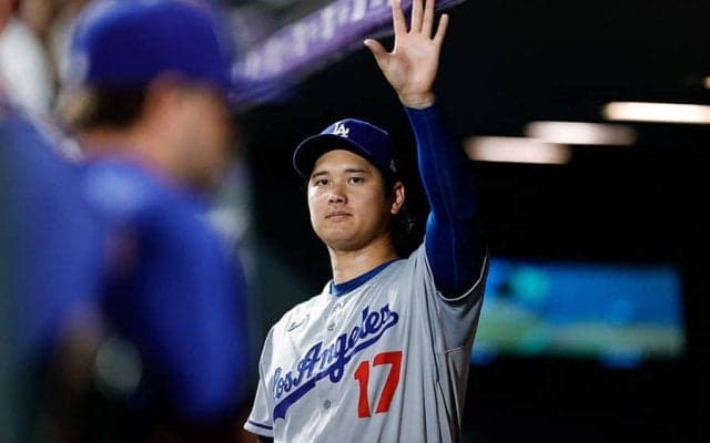 大谷翔平が降板直後に“謎行動”「楽しんでます」　LA実況は大爆笑…敵選手と粋な交流