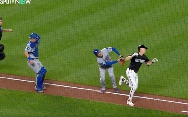 何が起きた…？ 大谷翔平、タッチプレーで“まさかのアクシデント”「エグいな」打者走者のリアクションが話題に「笑ってしまった」