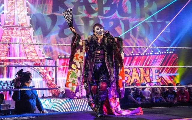 人気日本人女子レスラー、ナチュラルメイクの自撮りショットを公開…パリでリラックスした姿が「最高に美しい」と話題