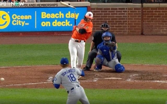 球場騒然！山本由伸の魔球で“まさかの光景”「完璧に折れた…」“絶品すぎる”カットボール→バットを粉砕してしまう