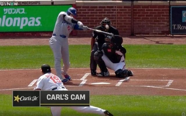 なんで打った？ 大谷翔平、まさかの“理解不能弾”「ウソでしょw」高めのボール球を“悪球打ち”→177キロ弾丸ライナー「菅野さん首傾げてるわ」