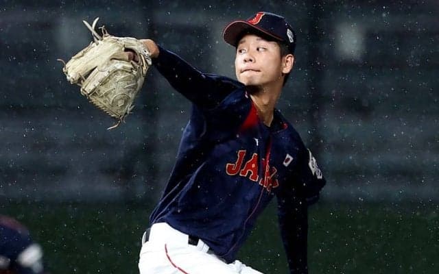 侍U-18、5連勝目前でリクエスト判定→覆り試合続行　雨天の難しい試合、終盤に追加点