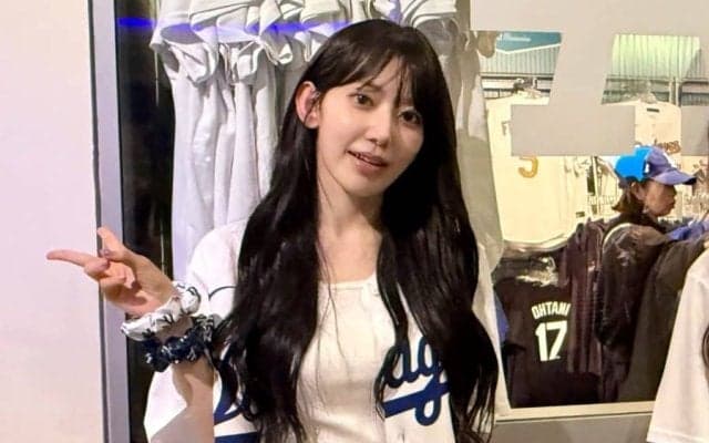 「えっえっ！」ド軍戦に現れた“美女”に騒然　由伸とまさかの共演に虜「可愛すぎる」