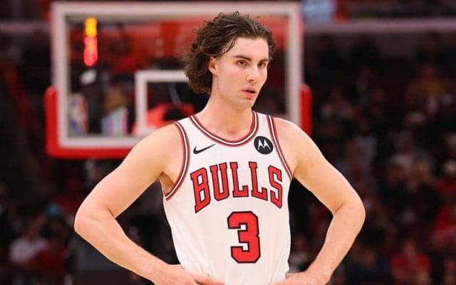 ブルズの先発PG、ジョシュ・ギディーが4年約147億円で再契約に合意