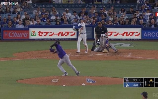 大谷翔平の170キロ爆速タイムリーを“キャッチできず”相手野手も悔しがる…元メジャー解説も同情「打球が速いから…」