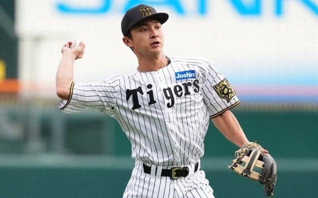 颯爽登場→1回転で「何で正確に送球できるん」　虎にも現れた“忍者”が「うますぎ」