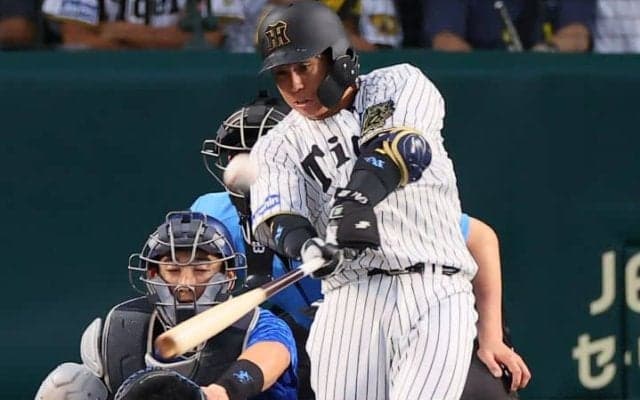 阪神34歳捕手はCSの＂勝負手＂になれるか　スタメン起用にマルチ安打で応える「間違いなく、必要なピース」
