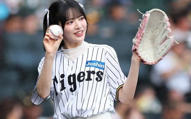 聖地に現れたミニスカ美女の「ご配慮さすが」　虎党歓喜の“封印”に「完璧」