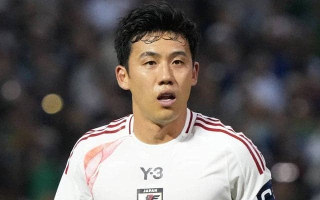 メッシやヴィニシウス差し置いて“世界の中心”にワタ！ 日本代表MF遠藤航がセンターを務めるFIFA公式｢北中米ワールドカップ特製ポスター｣公開