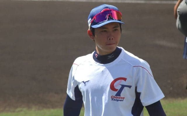 台湾U-18代表の通訳は高校から日本へ“野球留学”した大学生！献身的な仕事ぶりに選手たちも「すごい」と感謝