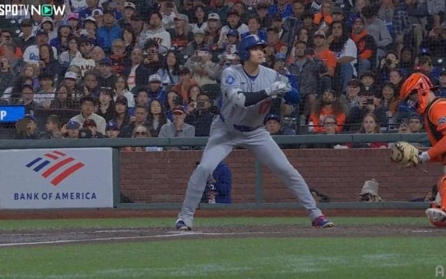 大谷翔平が叫んだ…！体に迫るボールに思わずリアクション 緊急回避で見せた“一瞬の表情”にも注目