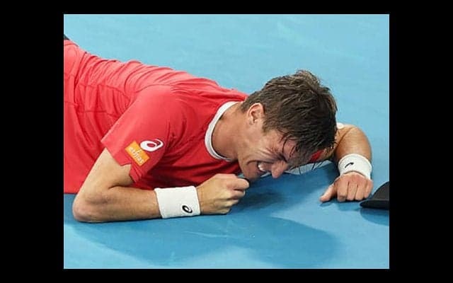  痙攣で倒れ込むも世界8位撃破の金星 