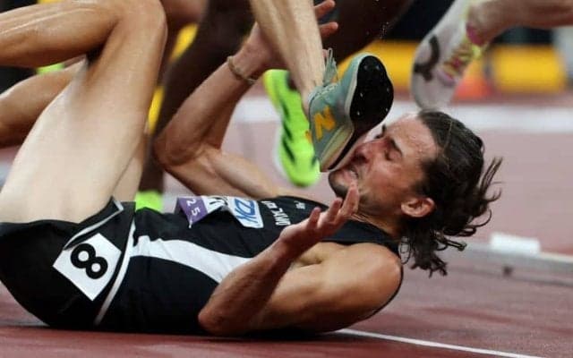 転倒→顔面を踏まれるハプニング…それでもごぼう抜き披露の名手の衝撃走りに驚嘆の声「転倒しても驚異的に見えた」【世界陸上】