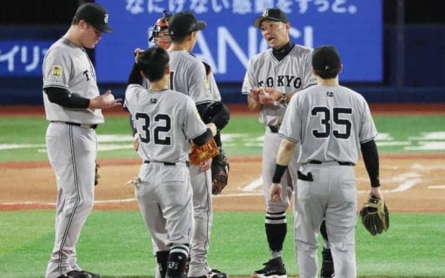 巨人・赤星優志、1死も取れず初回で降板　わずか12球、無死満塁…阿部監督がマウンドへ、場内騒然