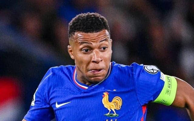 エムバペのカウンターはフランス代表でも冴えわたる 競争したら勝てる見込みなし