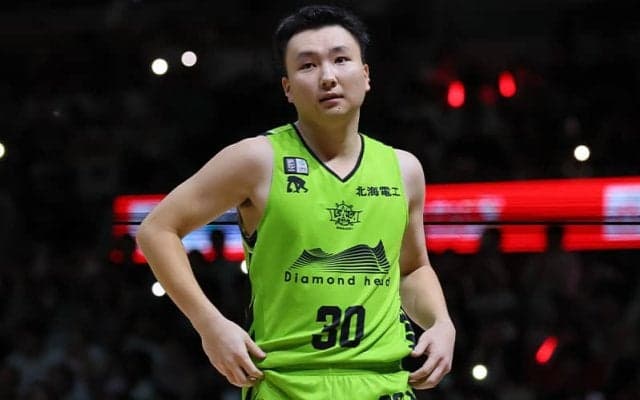 富永啓生が負傷のアクシデントも…北海道・ロイブルHC「深刻な状態ではないと聞いています」