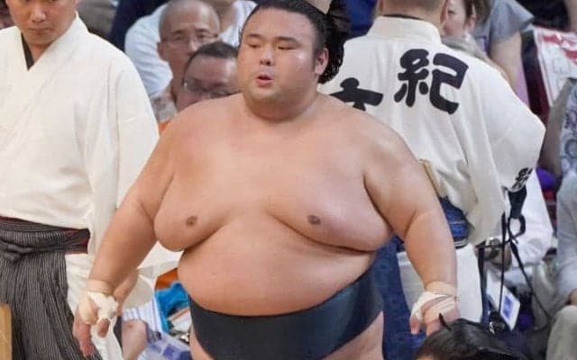 「また痩せた？」「もう100キロないんじゃないかな」生出演した元大関の“変身”に視聴者仰天「引退相撲できるのか？」