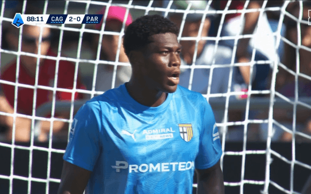 ワースト採点が続出…鈴木彩艶に現地メディアが辛辣「ネガティブな主役だ」「集中してなかった」ミスも絡んで痛恨２失点