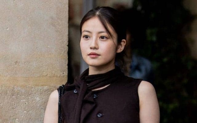 “世陸アンバサダー”今田美桜が世界新記録に大興奮！「おでこ×ポニテ」も話題に「やっぱり前髪アップが好き」【東京世界陸上】