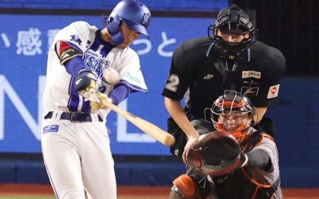 DeNA2位浮上！22歳外野手がお立ち台で涙…1年半ぶりの2試合連続ホームラン「またここからの景色が見られて本当に幸せ」