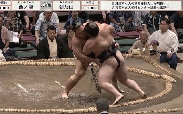朝乃山が若手ホープに「ひっくり返された」「嘘だ！」土俵際、衝撃の大逆転劇に館内どよめき