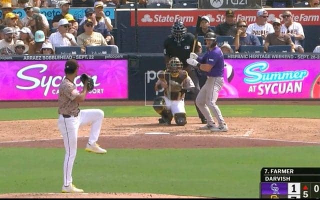 球場騒然！ ダルビッシュ、魔投法から“まさかのスローボール”「なんか怖いわｗ」打者が戸惑いながら“マン振り三振”「さすがベテラン」